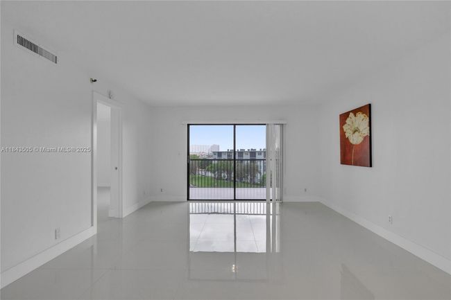 APT-503 - 2217 Cypress Island Dr, Condo with 2 bedrooms, 2 bathrooms and null parking in Pompano Beach FL | Image 16