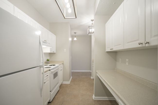 Welcome Home! Amazing location in the heart of Green Hills. close to downtown, the Mall at Green Hills, Belmont, Vanderbilt and hospitals, Music Row. Ground floor in gated community. Pool clubhouse and fitness center | Image 8