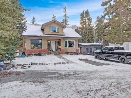809 13 St, Canmore, AB, T1W1W5 | Card Image