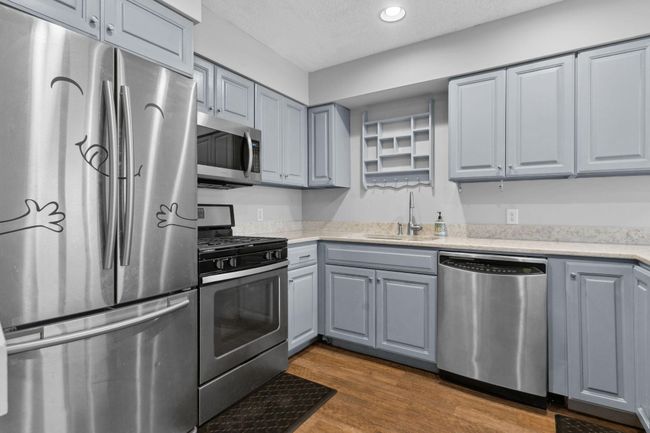 124 Avignon Ct, Townhouse with 3 bedrooms, 2 bathrooms and null parking in Woodbury MN | Image 5