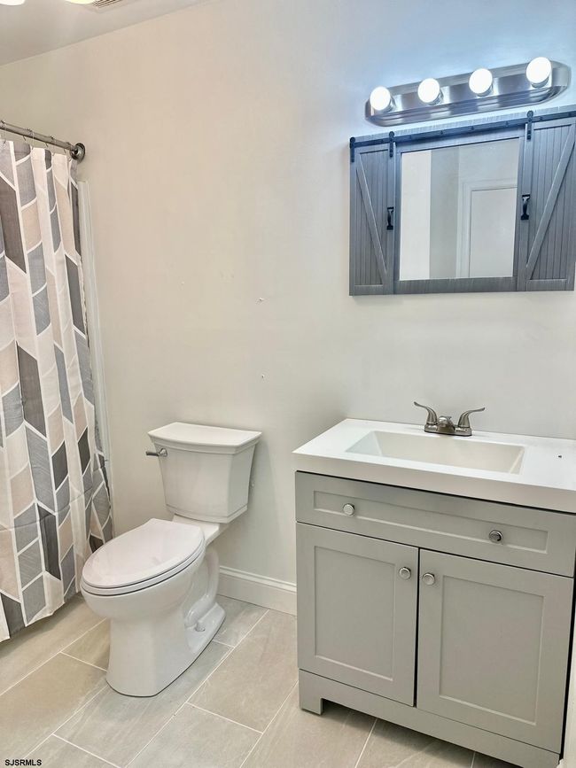 266 - 266 London Ct, Condo with 2 bedrooms, 1 bathrooms and null parking in Egg Harbor Twp NJ | Image 5