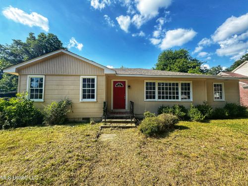 711 Catalpa St, Clarksdale, MS, 38614-3117 | Card Image