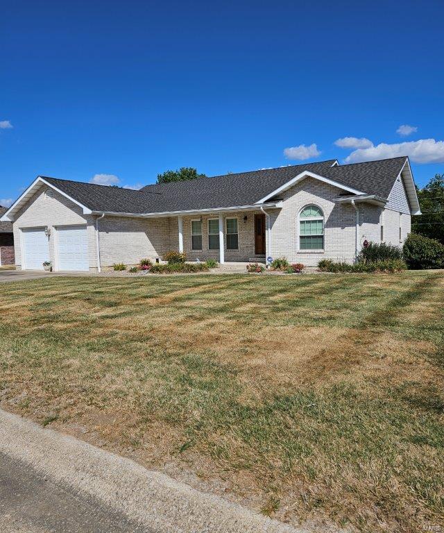 Hummingbird Ln, Hannibal, MO 63401