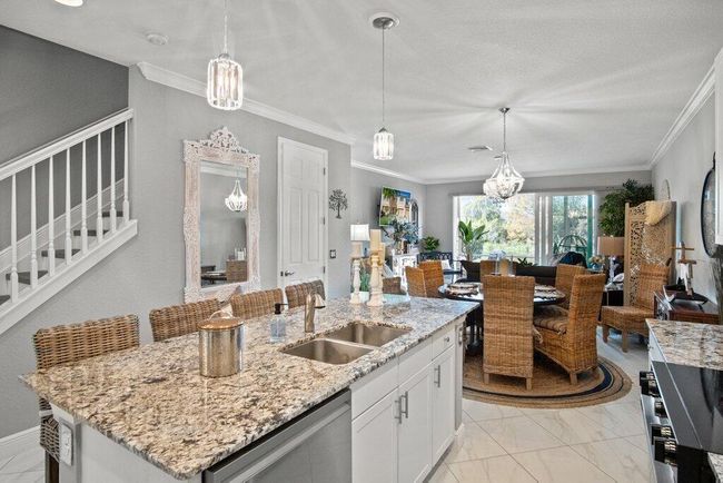 651 Sw Glen Crest Way, Condo with 3 bedrooms, 3 bathrooms and null parking in Stuart FL | Image 10
