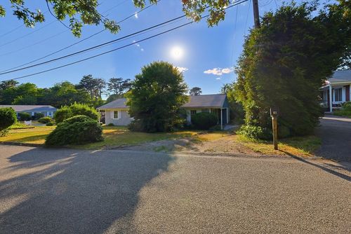 18-18 Cobb Ave, Yarmouth Port, MA, 02675-2433 | Card Image