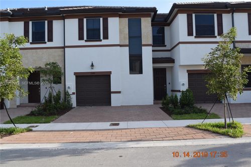 3384-3384 W 100th Ter, Hialeah, FL, 33018-2102 | Card Image
