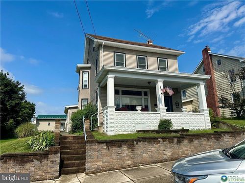 218 N 3rd St, LEHIGHTON, PA, 18235-1504 | Card Image