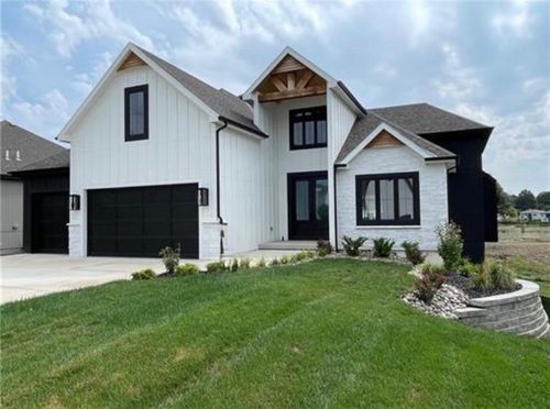 4709 Nw Sienna Rdg, Riverside, MO, 64150-7851 | Card Image