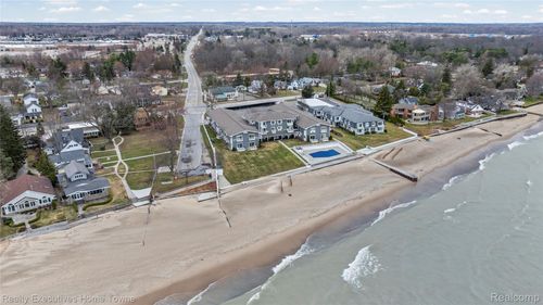 20-4500 Lakeshore Road, Fort Gratiot Charter Township, MI, 48059 | Card Image