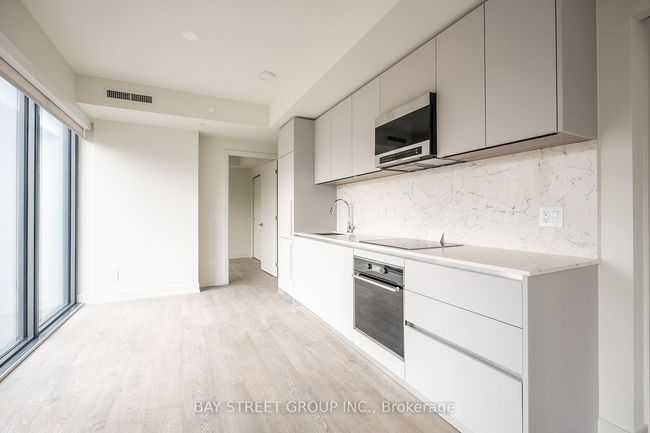 1503 - 8 Cumberland St, Condo with 2 bedrooms, 2 bathrooms and null parking in Toronto ON | Image 6