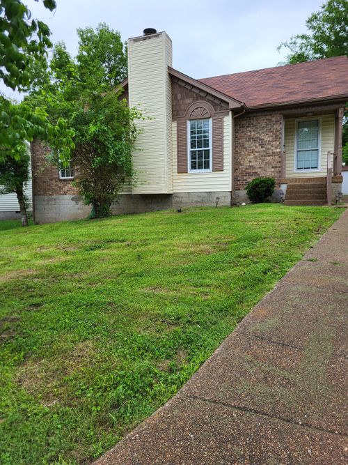 1524 Market Sq, Hermitage, TN, 37076-3326 | Card Image