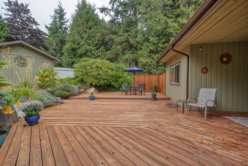 8096 Wildwood Rd, Halfmoon Bay, BC, V7Z1A8 | Card Image
