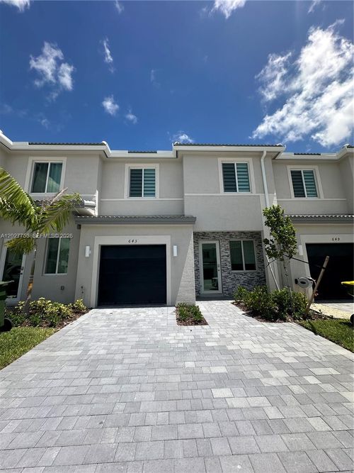 643 Se 15th St, Homestead, FL, 33034 | Card Image