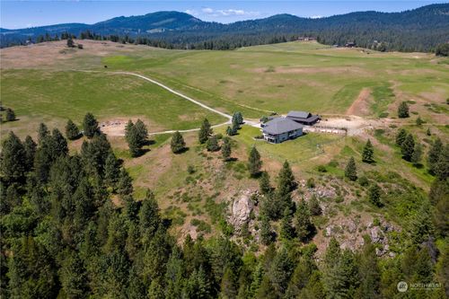 1022 Chain Lakes Dr, Elk, WA, 99009-5009 | Card Image