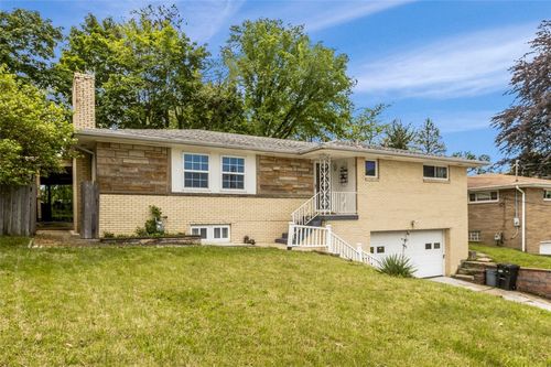 1105 Greentree Rd, Pittsburgh, PA, 15220-3114 | Card Image