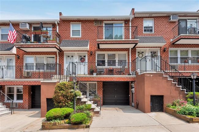APT-3 - 129 Bay Ridge Pkwy, Home with 2 bedrooms, 2 bathrooms and null parking in Brooklyn NY | Image 12