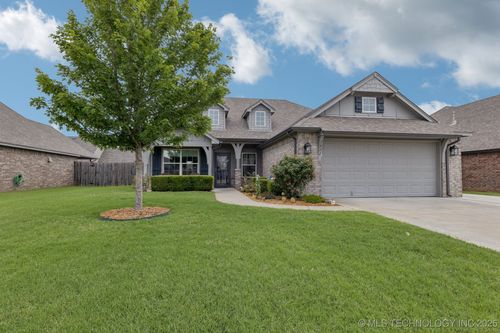 1511 E 137th Pl, Glenpool, OK, 74033-3234 | Card Image
