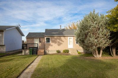 3908 45a St, House detached with 3 bedrooms, 2 bathrooms and 4 parking in Ponoka AB | Image 2