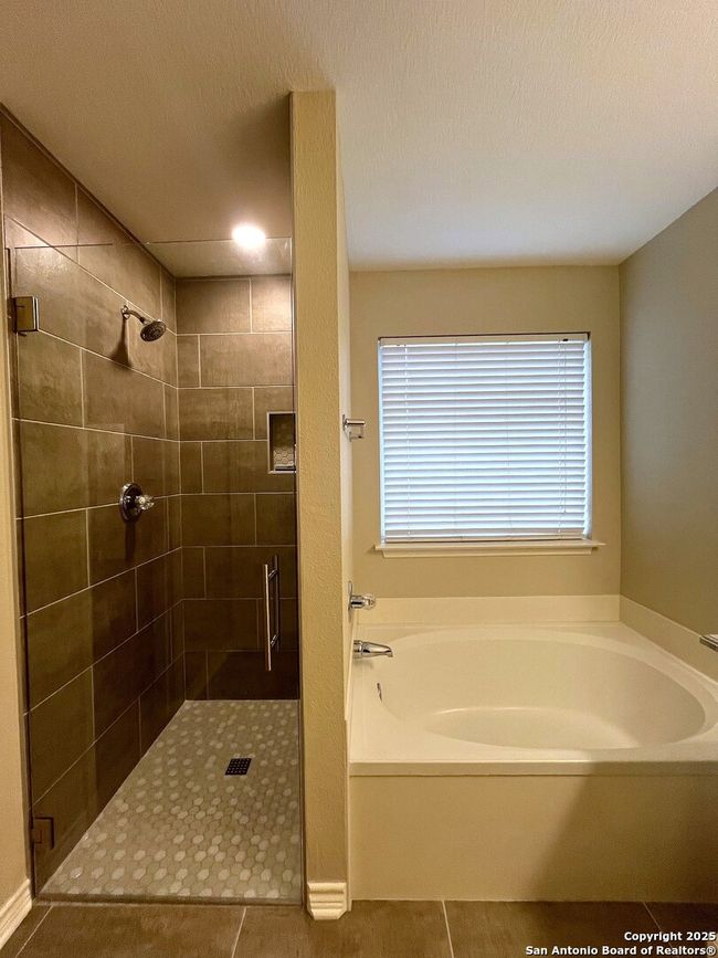 2208 Stonecrest Path, House other with 4 bedrooms, 2 bathrooms and null parking in New Braunfels TX | Image 15