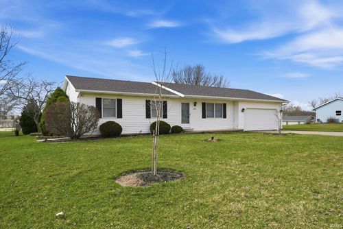 2704 Huffman St, Winona Lake, IN, 46590-2067 | Card Image