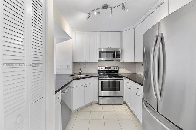 0 - 10127 Sw 77th Ct, Condo with 2 bedrooms, 1 bathrooms and null parking in Miami FL | Image 12