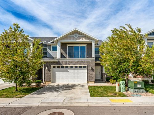 382 W 330 N, Pleasant Grove, UT, 84062-2285 | Card Image