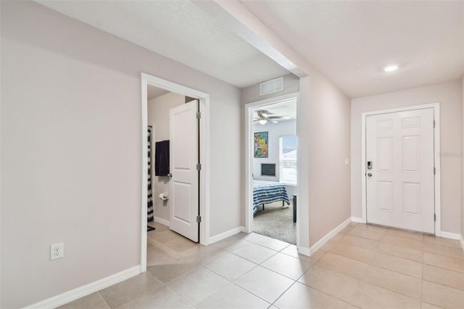 8034 Broad Pointe Dr, House other with 3 bedrooms, 2 bathrooms and null parking in ZEPHYRHILLS FL | Image 8