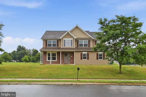 125 Woodmeadow Dr, Denver, PA, 17517-8846 | Card Image