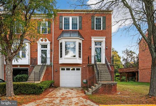 25402 Herring Creek Dr, SOUTH RIDING, VA, 20152-4404 | Card Image