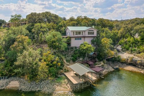 830 Los Escondidos St, Marble Falls, TX, 78654-6014 | Card Image