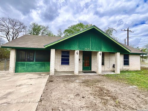 500 S Minneapolis St, Beeville, TX, 78102-6216 | Card Image
