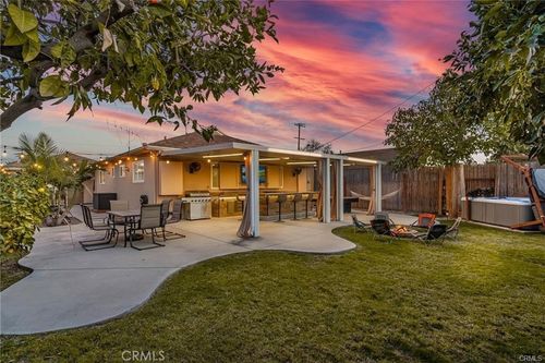 518 S Forest Ave, Santa Ana, CA, 92703-4406 | Card Image