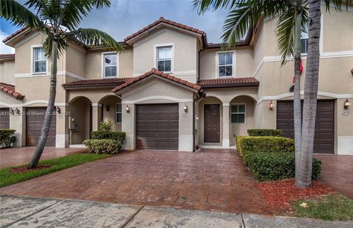 1027-1027 Ne 207th St, Miami, FL, 33179-1938 | Card Image