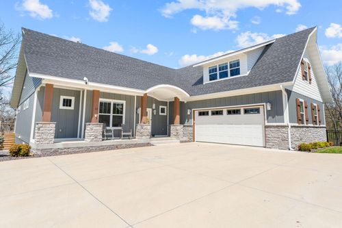 11 Sophie Cir, Lampe, MO, 65681-8283 | Card Image