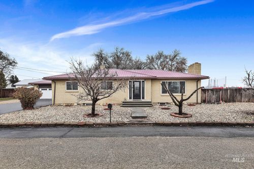 709 E Elm Ave, Parma, ID, 83660-5628 | Card Image