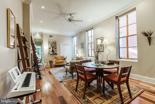 apt-1r-2049 Walnut St, PHILADELPHIA, PA, 19103-4476 | Card Image