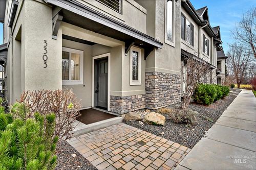 3303 E Front Runner Ln, Boise, ID, 83716-7057 | Card Image