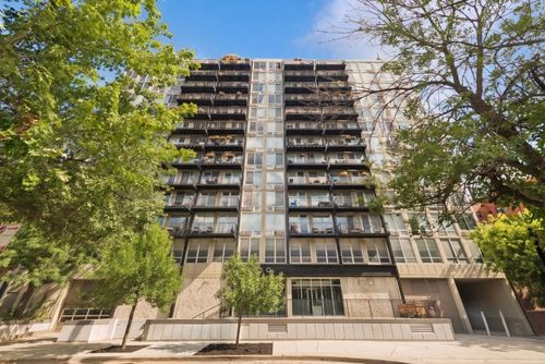 8f-450 W Briar Pl, Chicago, IL, 60657-4822 | Card Image