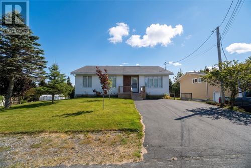 17 Cedar Drive, Home with 5 bedrooms, 4 bathrooms and null parking in St. John's NL | Card Image