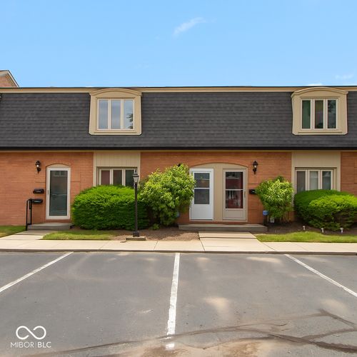 1131 Canterbury Sq, Indianapolis, IN, 46260-2270 | Card Image