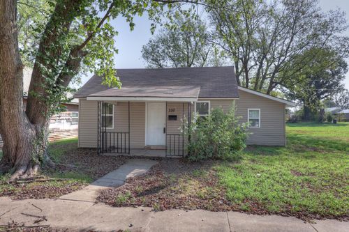 220 N Ohio St, Columbus, KS, 66725-1338 | Card Image