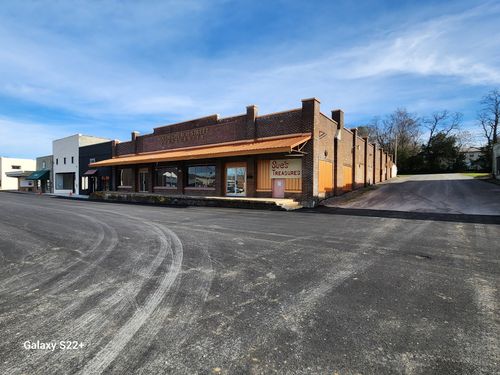 313 S Church St, Livingston, TN, 38570-1944 | Card Image