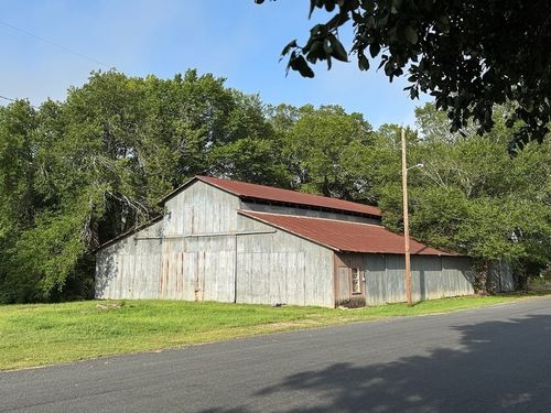 718 N Main St, Schulenburg, TX, 78956 | Card Image
