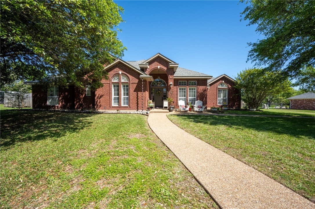 Laurel Oaks Ln, Crawford, TX 76638