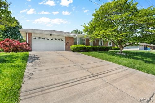 1302 Waverly Dr, Collinsville, IL, 62234-2948 | Card Image