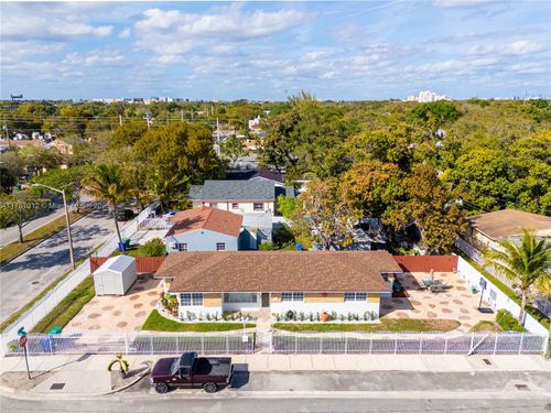431 Nw 47th St, Miami, FL, 33127-2450 | Card Image