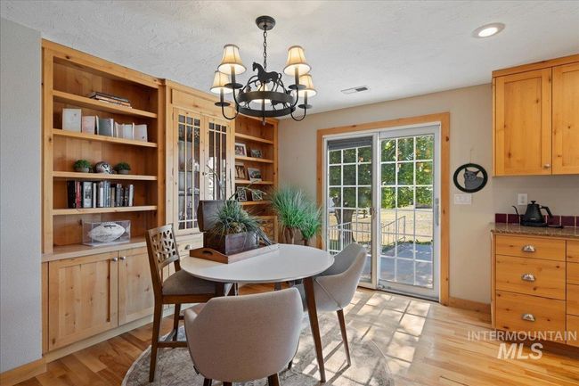 2303 N Locust Grove Rd, House other with 5 bedrooms, 4 bathrooms and 2 parking in Kuna ID | Image 8