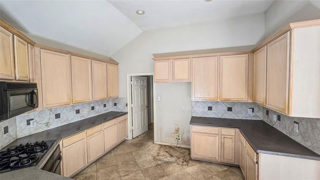 2939 Rosefield Dr, House other with 3 bedrooms, 2 bathrooms and 2 parking in Houston TX | Image 14