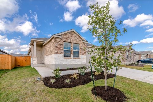 53k-744 Xanadu Dr, Jarrell, TX, 76537-4427 | Card Image