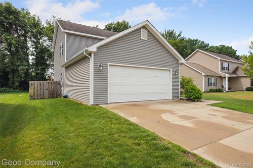 1123 Tartan Ln, Commerce Twp, MI, 48390-2285 | Card Image